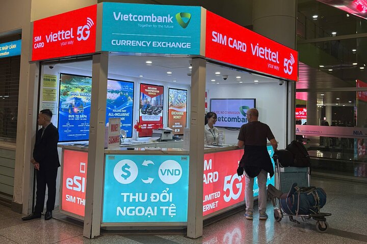 Viettel's kiosk at Noi Bai airport